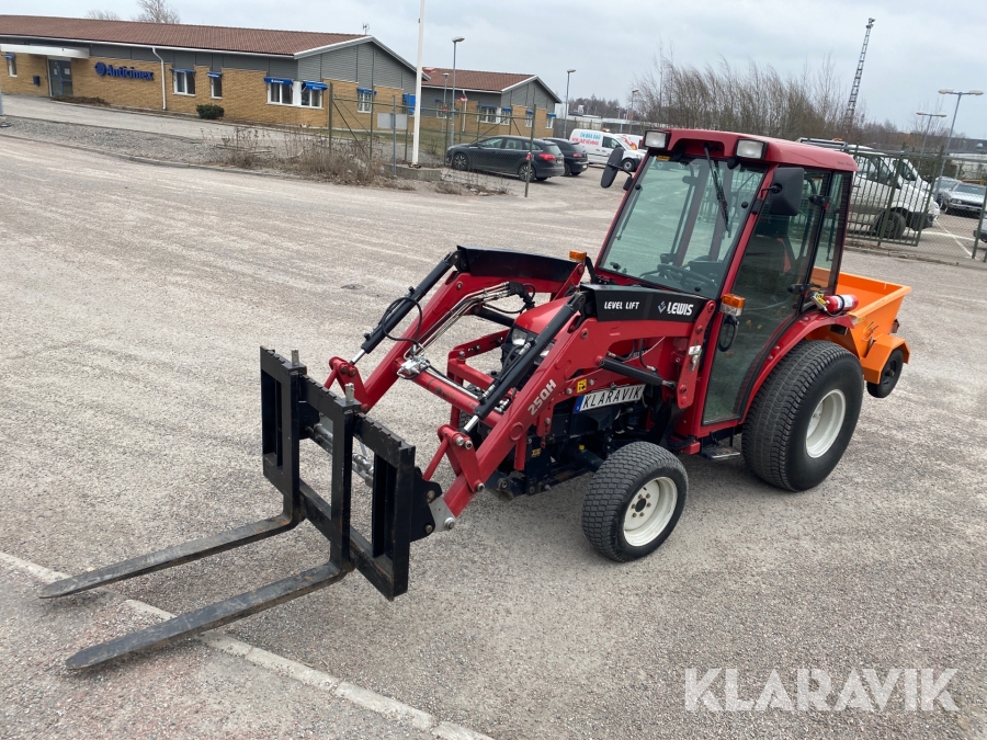 Traktor Shibaura ST 333 med lastare och redskap