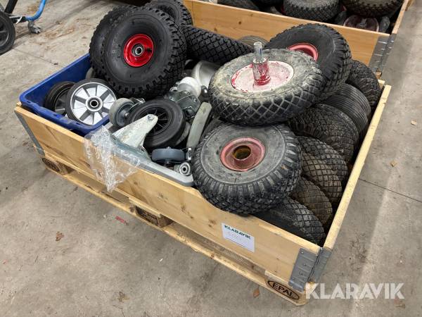 Pall med hjul till kärror