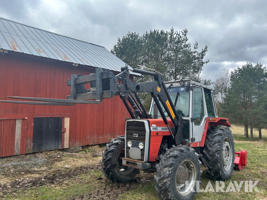 Traktor Massey Ferguson 690 4WD med frontlastare