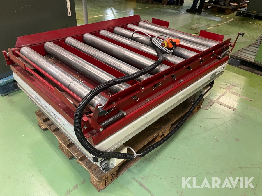 Lyftbord Edmolift med rullbana