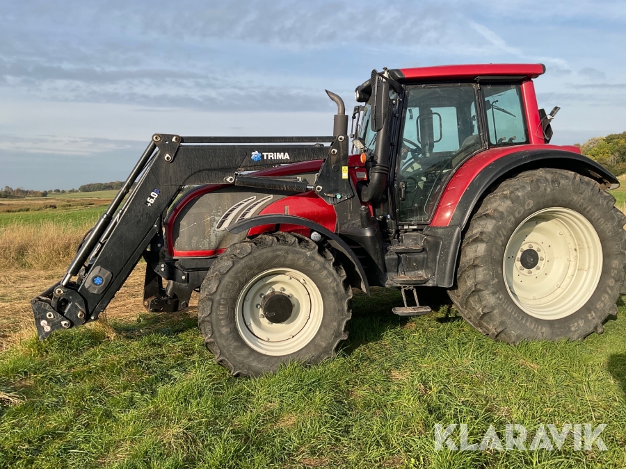 Traktor Valtra T202 med frontlastare