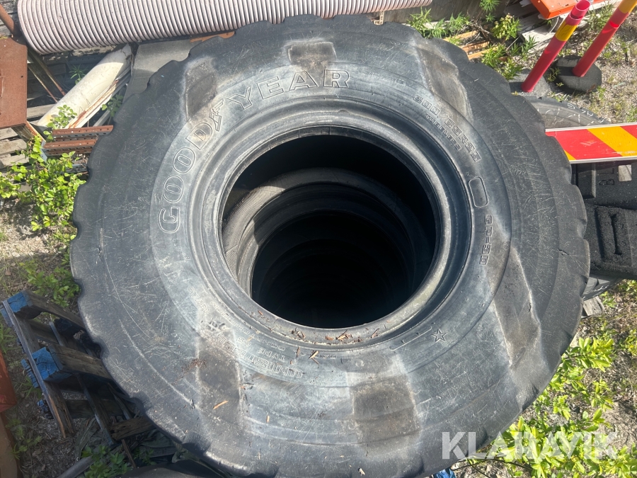 Entreprenaddäck Good Year GP-30 4st