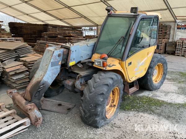 Teleskoplastare New Holland LM410