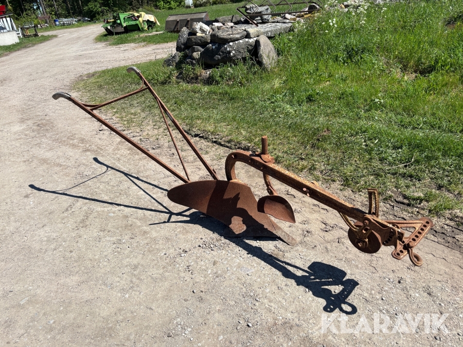 Enskärig plog Överum