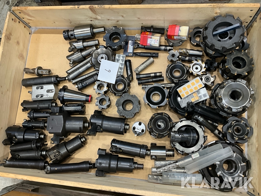 Diverse fräs och arborrverktyg