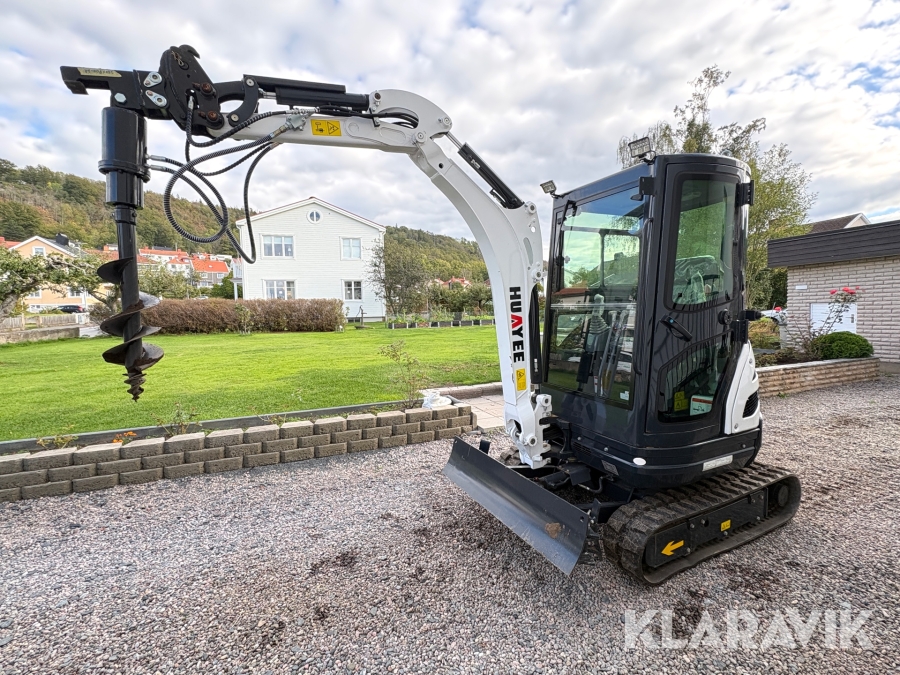 Grävmaskin Huayee HY25U med 9 olika skopor och redskap