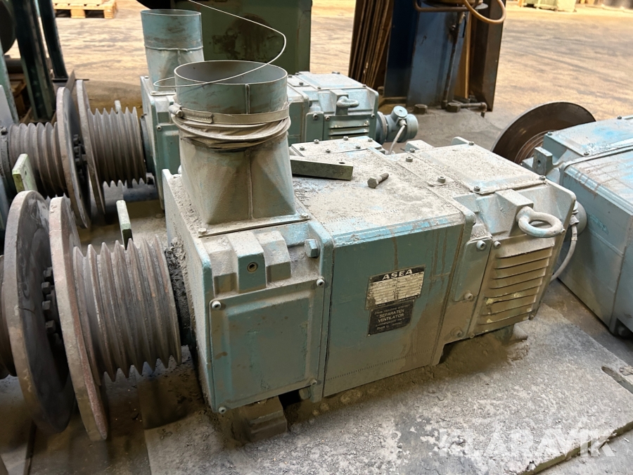 Elmotor med remskiva ASEA LAP 160-4M likström