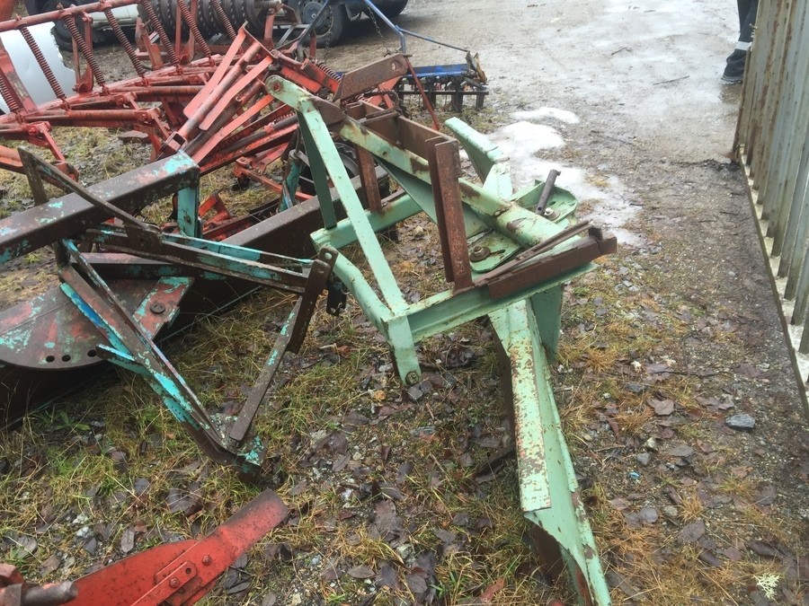 2st Snöplogar / Vägsladdar