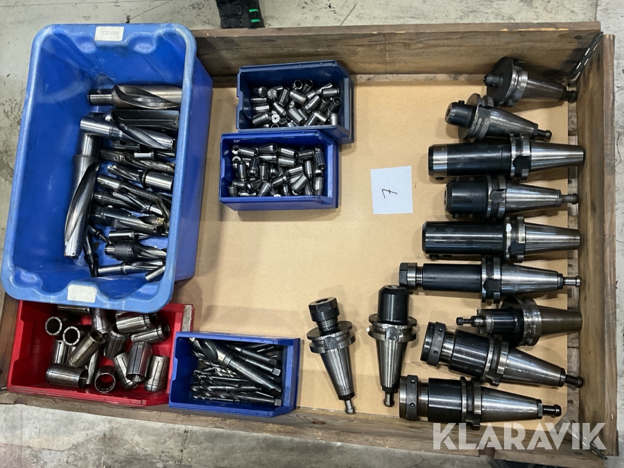 Diverse vertygshållare BT50, borr och spännhyslor