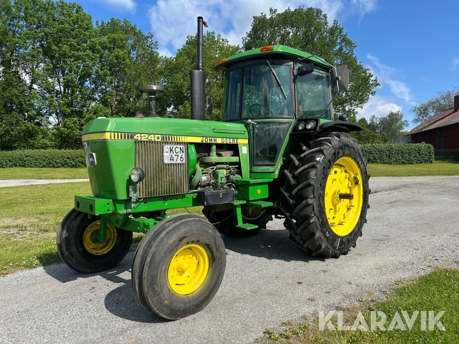 Traktor John Deere 4240