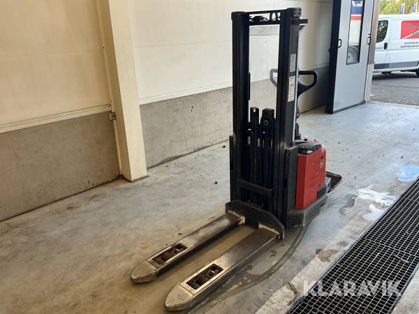 Truck BT SWE120L pallstaplare