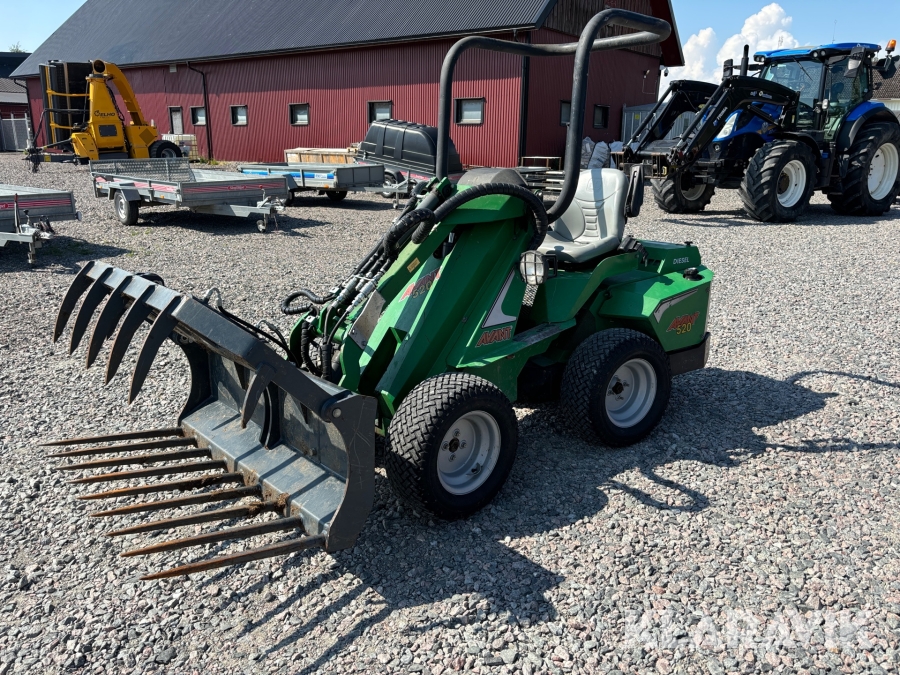 Minilastare Avant 520