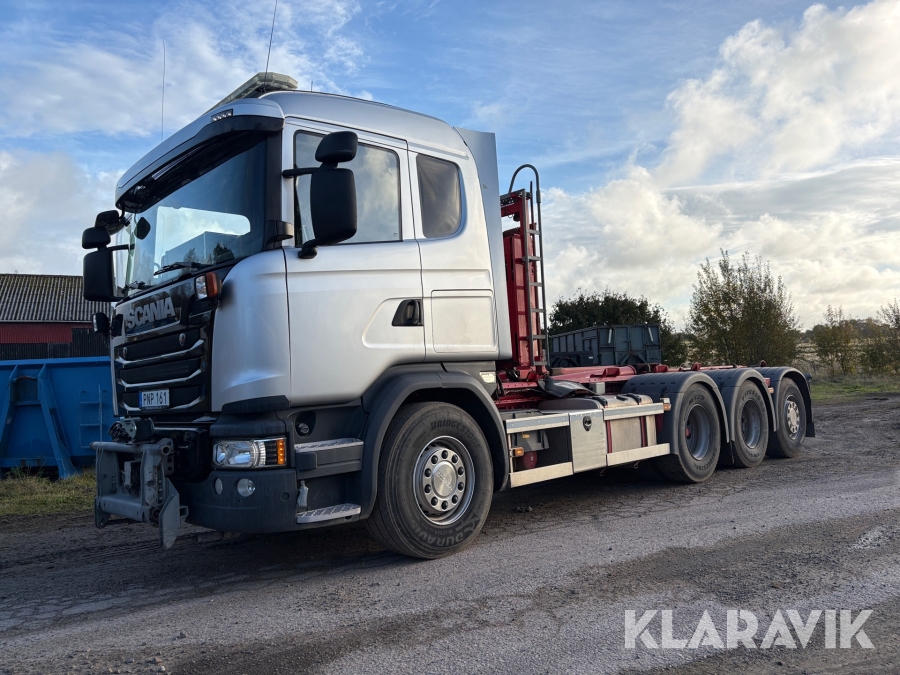 Lastväxlare Scania G490 plogutrustad