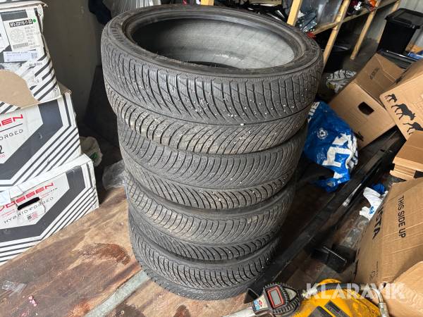 Däck Michelin 245/40R21