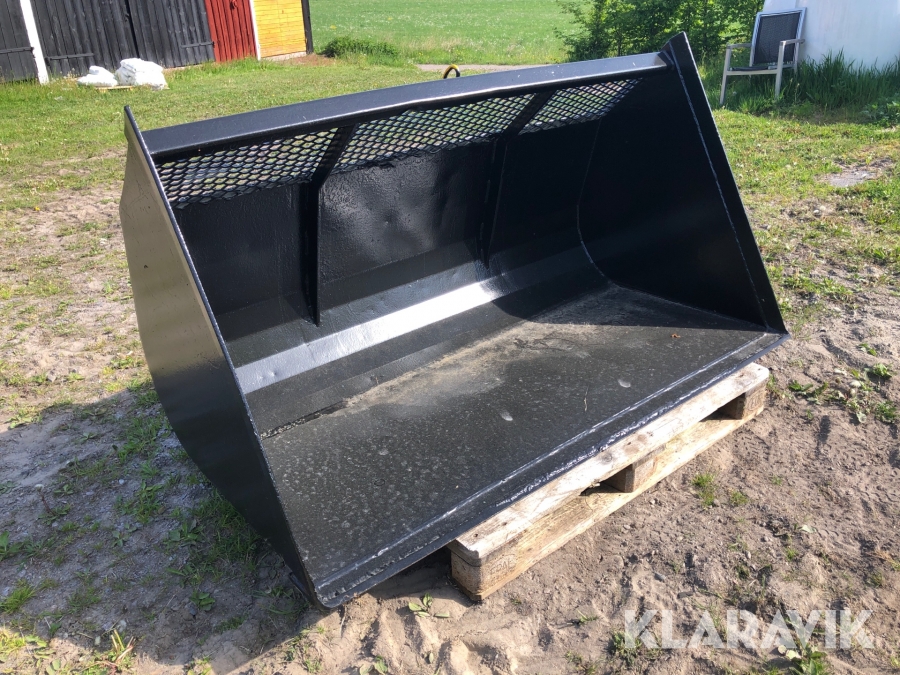 Skopa med trimafäste 