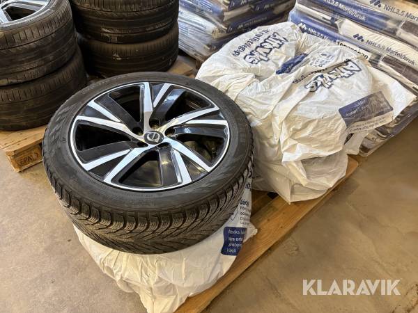 Vinterdäck Nokian Tyres Hakkapeliitta 245/45R18 4st