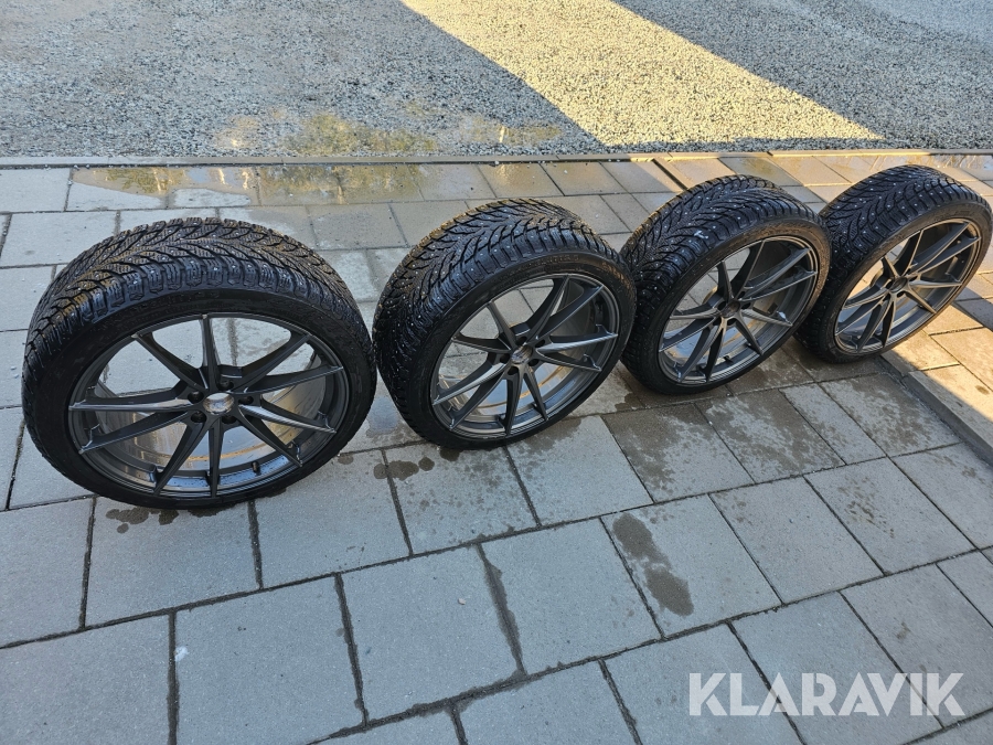 Däck och fälg Hakkapeliitta 9 245/40R20 4st