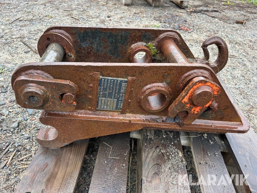 Redskapsfäste Bofors ATI 1302 B18