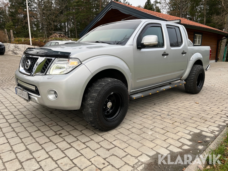 A-Traktor Nissan Navara