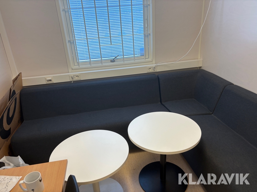 Hörnsoffa samt 2 bord