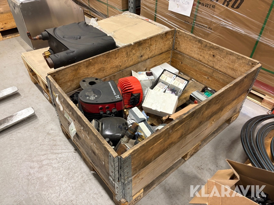 Blandat cirkulationspumpar med tillbehör Grundfors & Wilo Med styrning och värmeväxlare