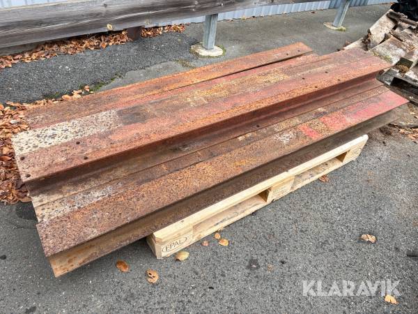 Stålbalkar 8 st