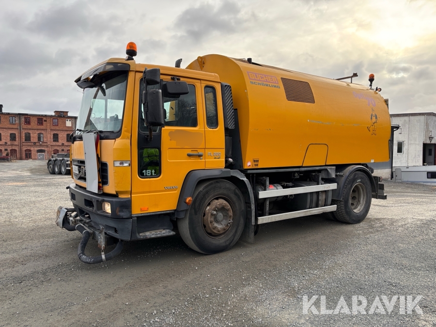 Sop- och Sugmaskin Volvo FL220 Bucher Schörling Optifant 70