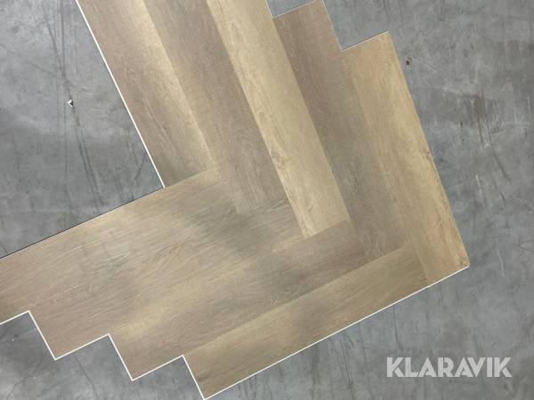 Vinylgolv mörk ek Fiskbensmönster 162m2