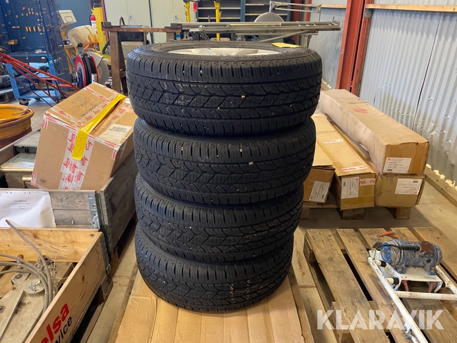 Däck på fälg 4 st