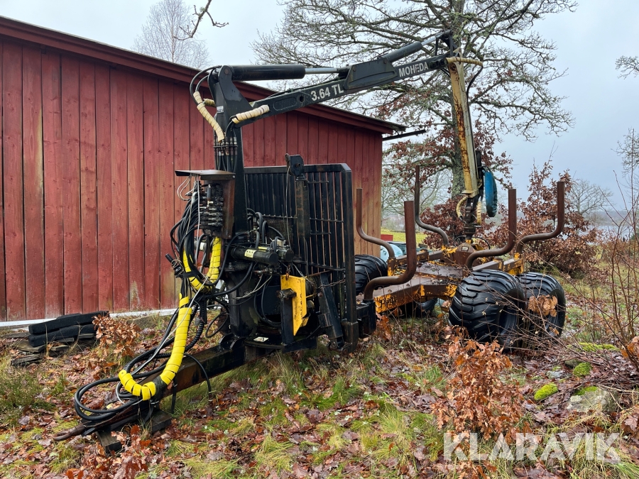Skogsvagn Moheda 11-4WD med tippflak