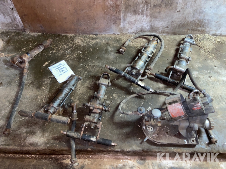 Tryckluftsborrmaskiner Atlas Copco 5 st samt borrslip