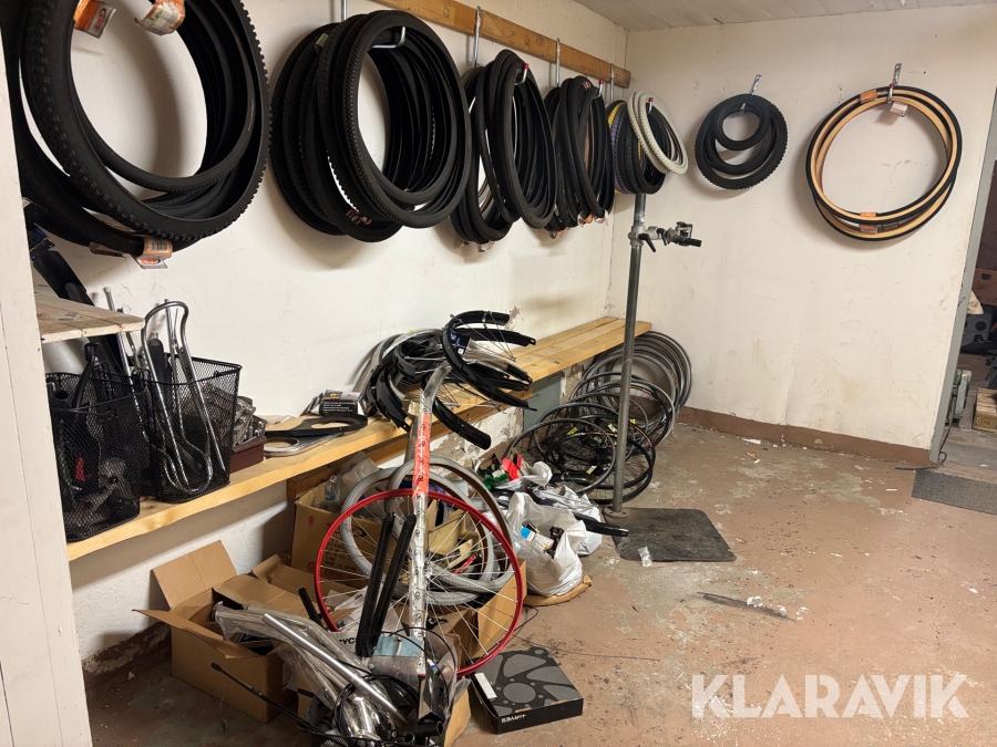 Reservdelar för cyklar Schimano däck, fälgar, skärmar m.m