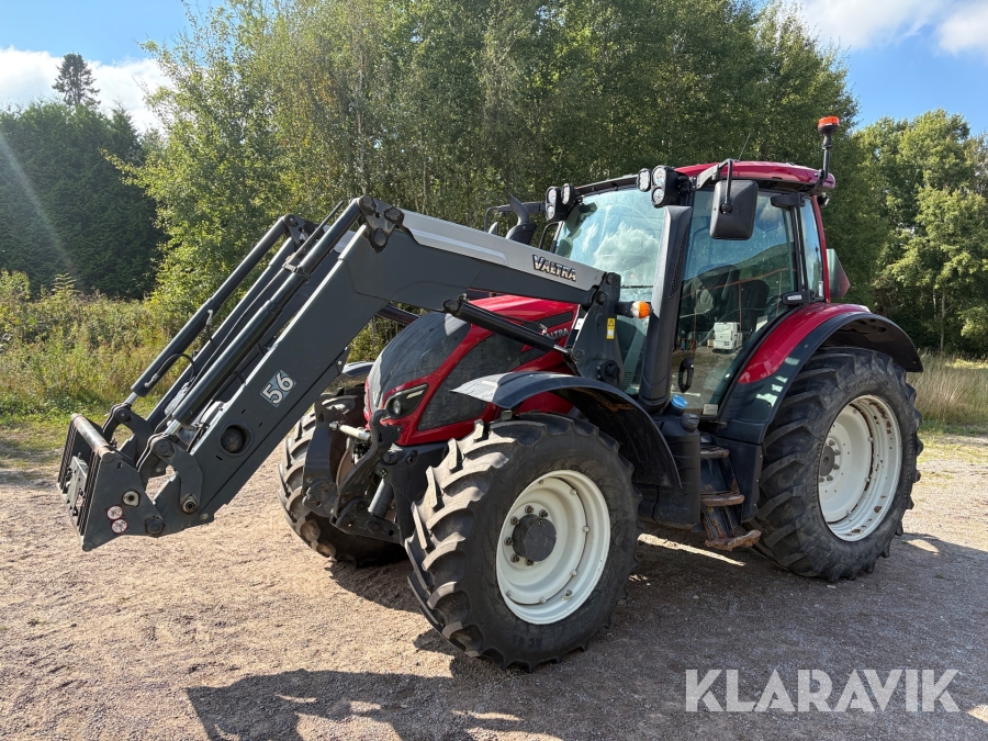 Traktor med lastare Valtra N124