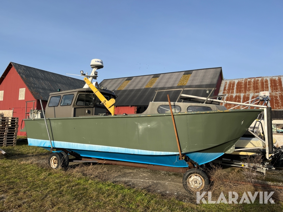 Båt   som använts till arbetsbåt/ dykbåt