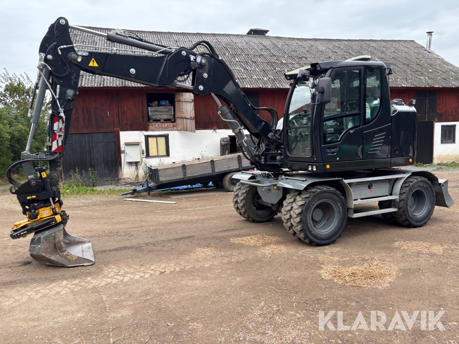 Grävmaskin Liebherr A 910 Compact Litronic med tiltrotator och div redskap