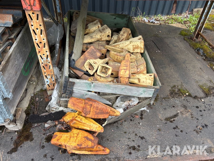 Tänder till grävskopa ca 20 st blandade storlekar