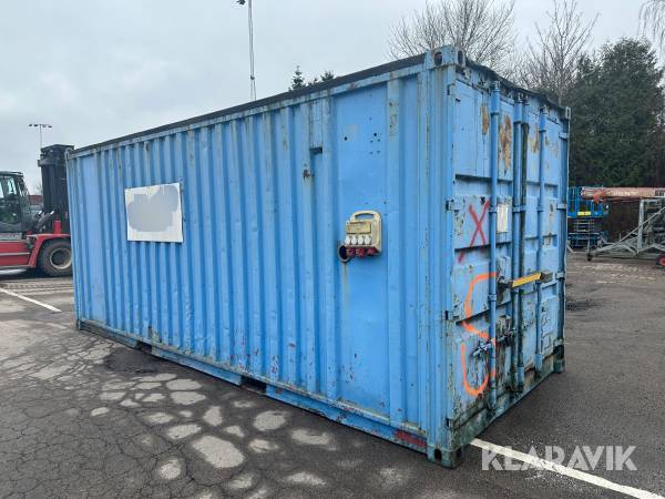 Container med diverse redskap, maskiner och material 20-fot