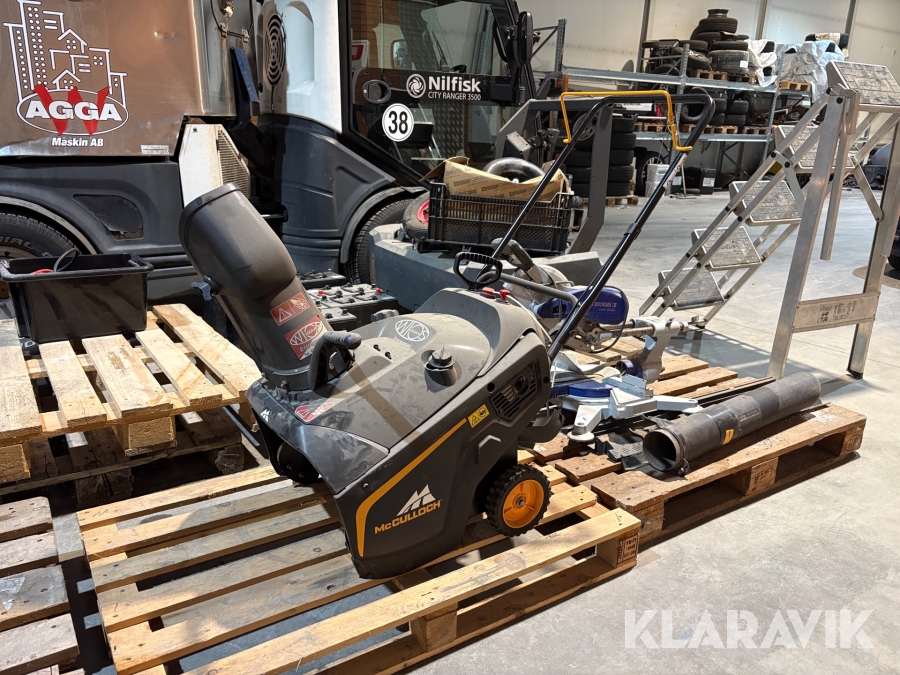 Bensindriven snöslunga McCulloch SB121