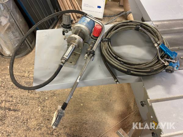 Färgpump Kremlin med slang och sprutpistol