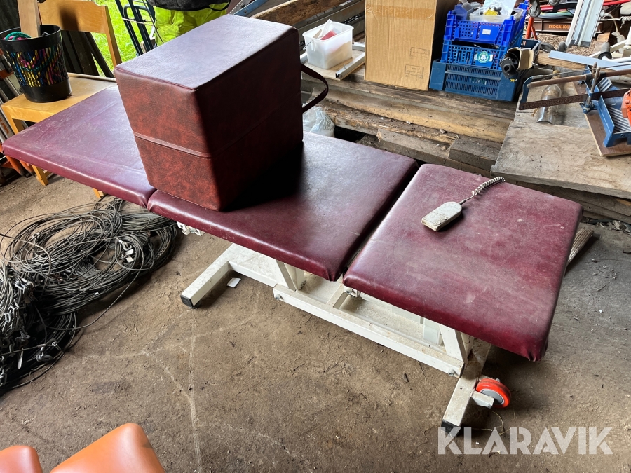 Behandlingsbänk höj/sänkbar