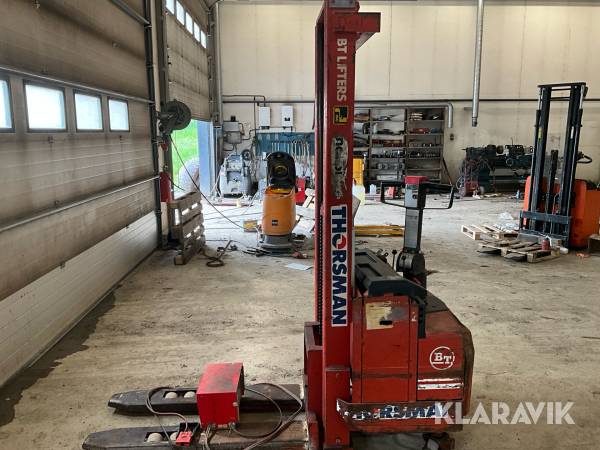 Truck Ledstaplare BT höglyftande
