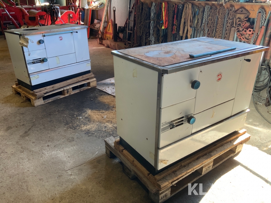 Vattenburen vedspis 2st Tirola