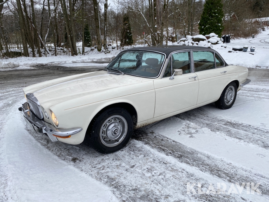 Daimler Jaguar Double-Six Serie 2