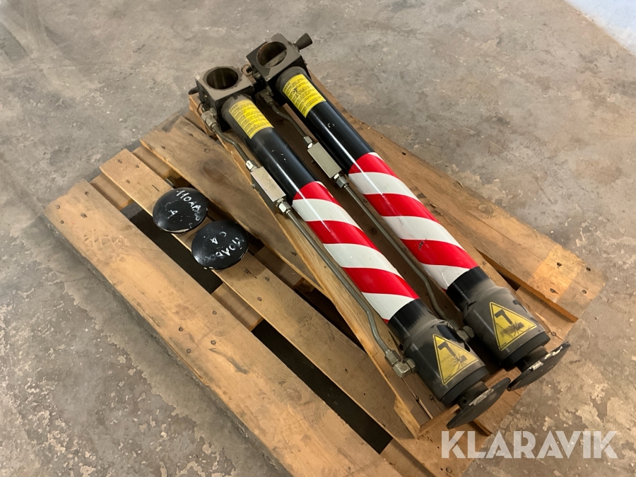 Stödben Fassi 2 st till kranbil