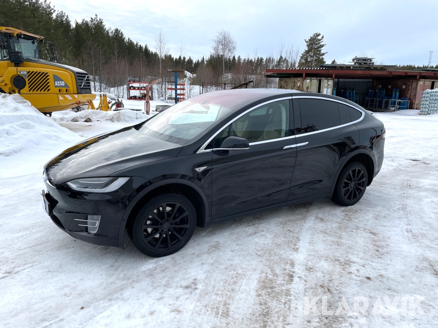 Tesla Model X 90D