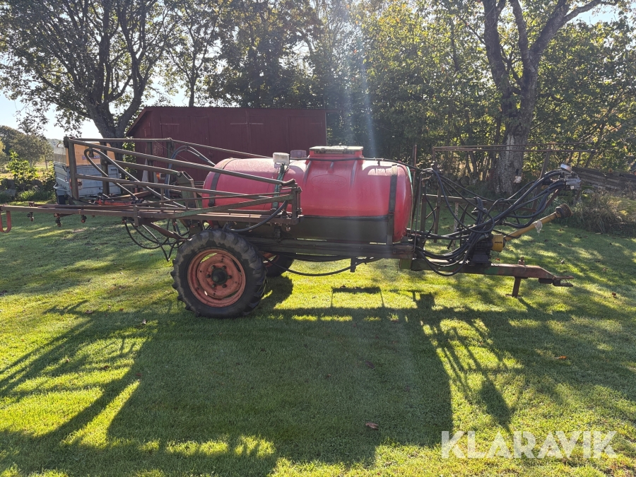 Växtskyddsspruta bogserad Moteska 1500 l