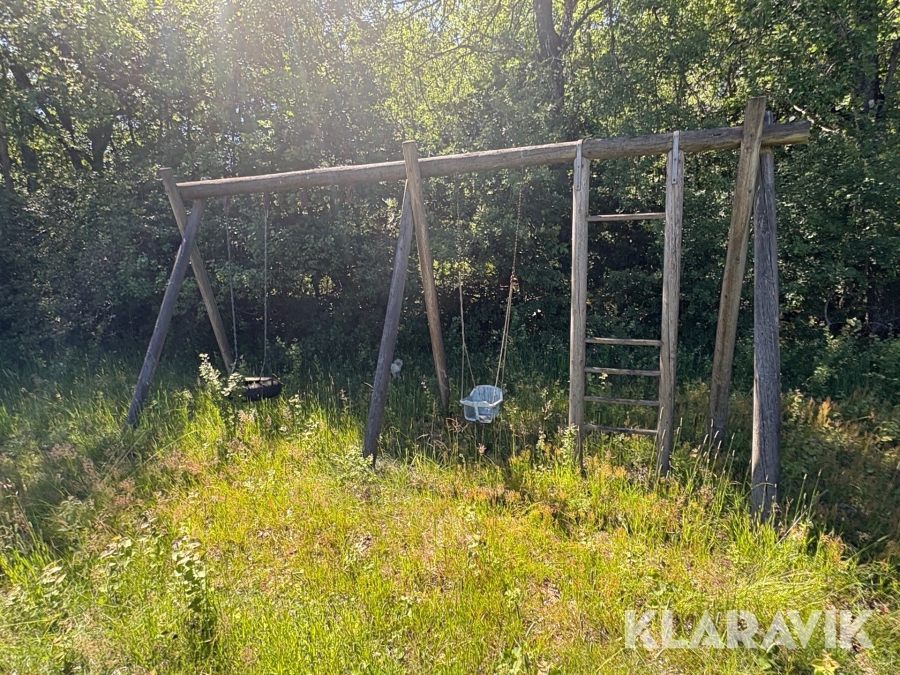 Lekplats- klättervägg, gungställning & balansgång