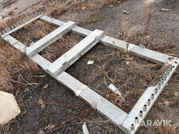 Ställage till kravallstaket Demex