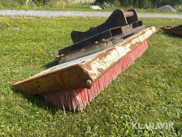 Sopborste för grävmaskin SweepEx Mega 600