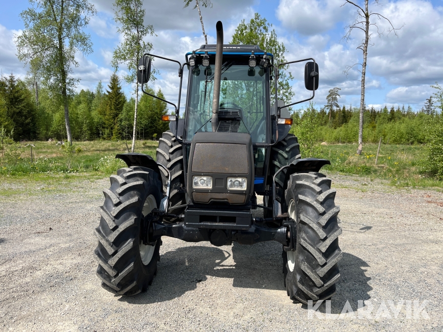 Traktor Valtra 900